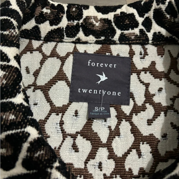 Forever 21 Leopard Print Babydoll Jacket Small. Excellent condition! - Picture 4 of 8